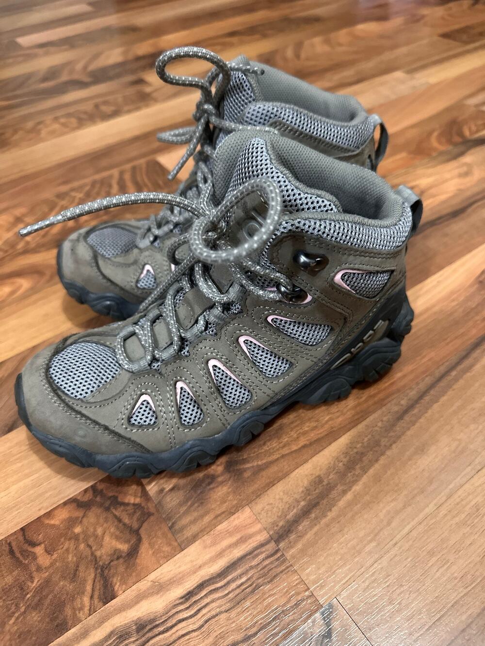 Women’s Oboz Sawtooth II Mid Hiking Boots Sage/Gray Colorway Size 6